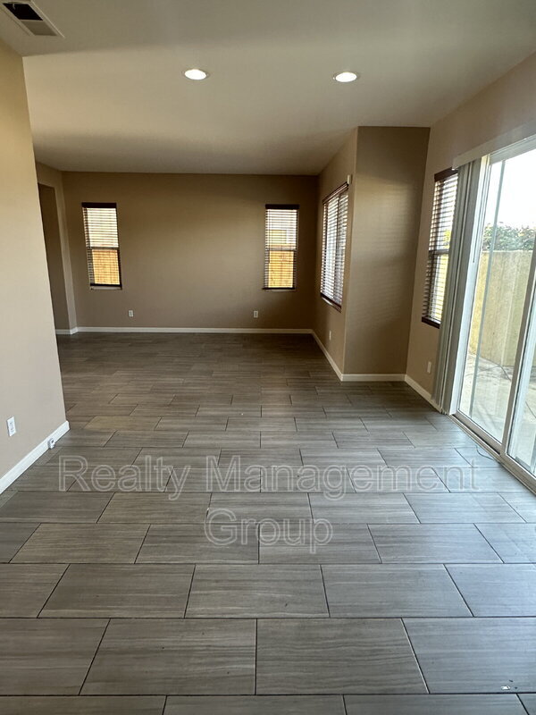 Building Photo - 2303 Wisteria Way
