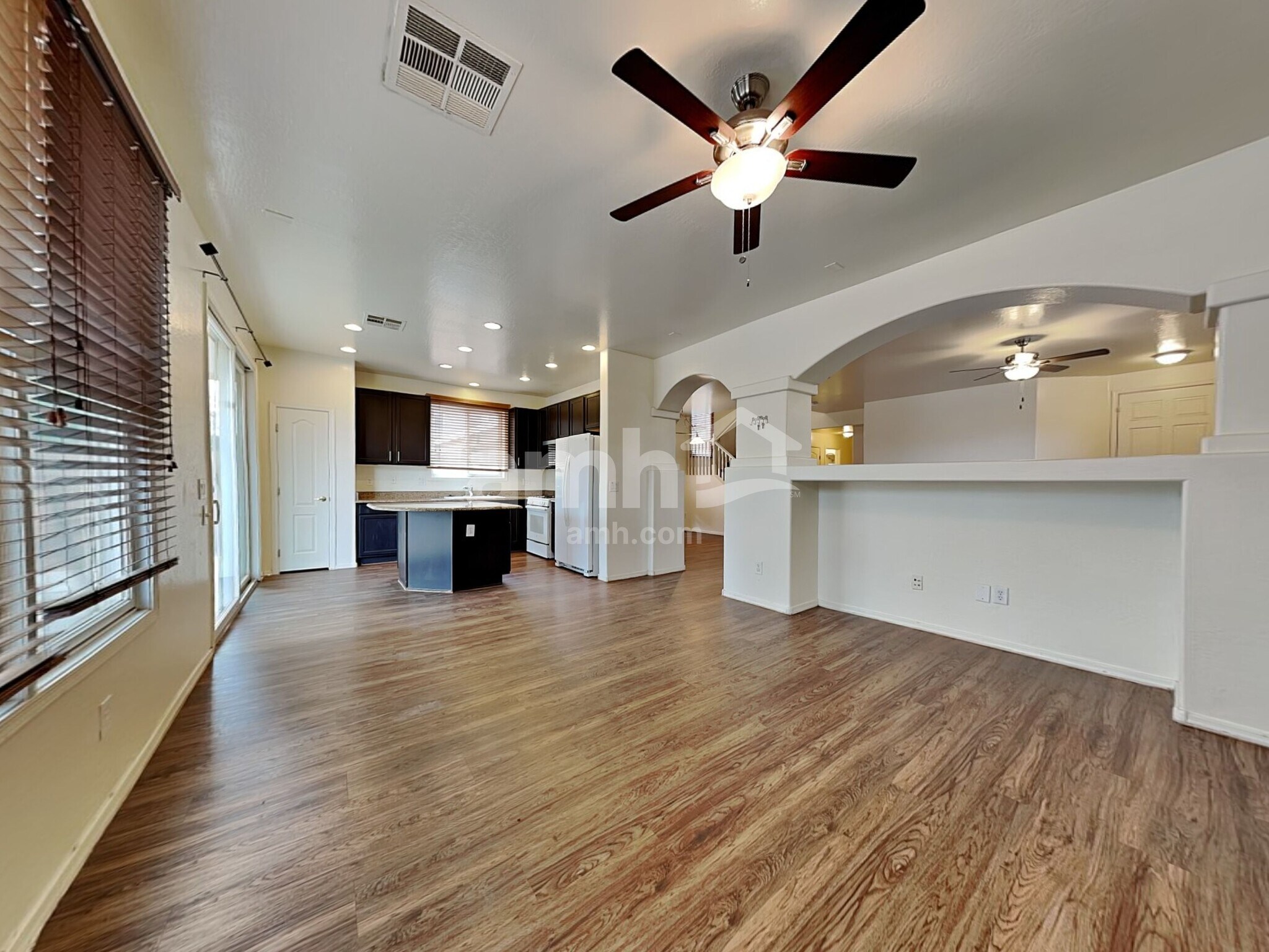 Building Photo - 18139 W Smokey Dr