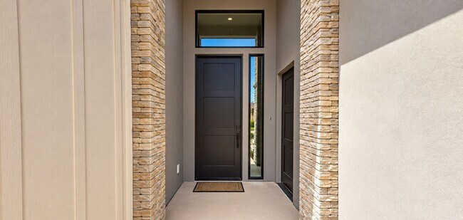 Building Photo - 436 S Desert Shelter Dr