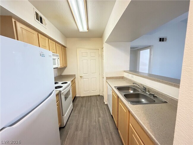 Building Photo - 6955 N Durango Dr