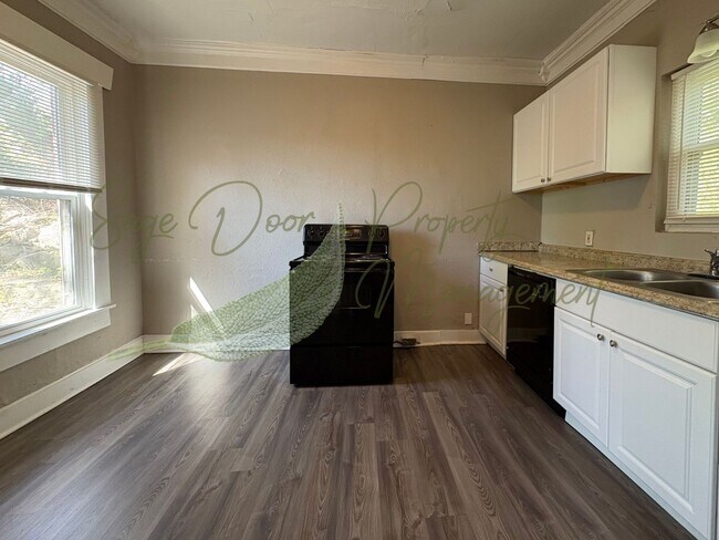 Building Photo - 102 Kansas City Ave S