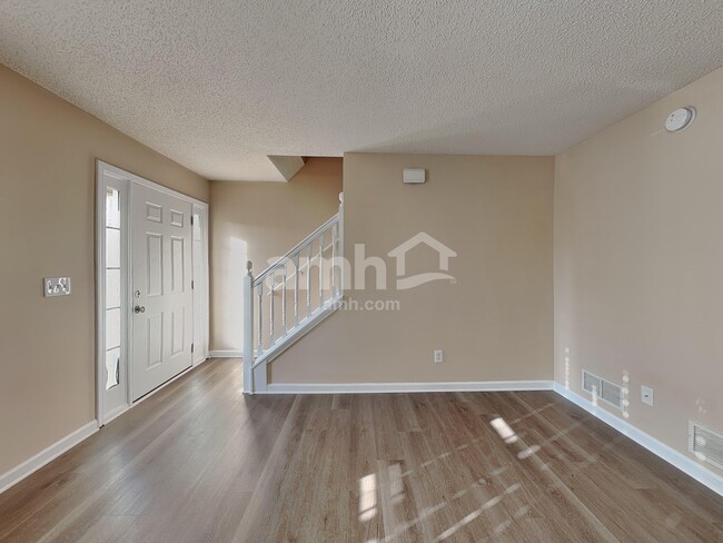 Building Photo - 76 Oak Springs Ln