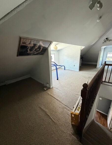 Building Photo - 1056 Hunterdon St