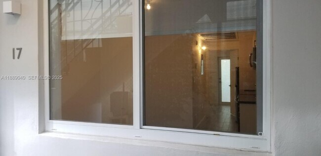 Building Photo - 1035 Euclid Ave