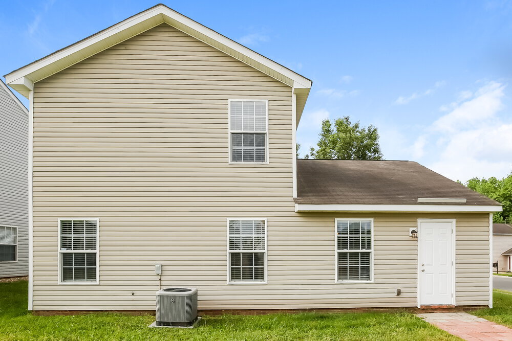 Building Photo - 1405 Summer Coach Dr