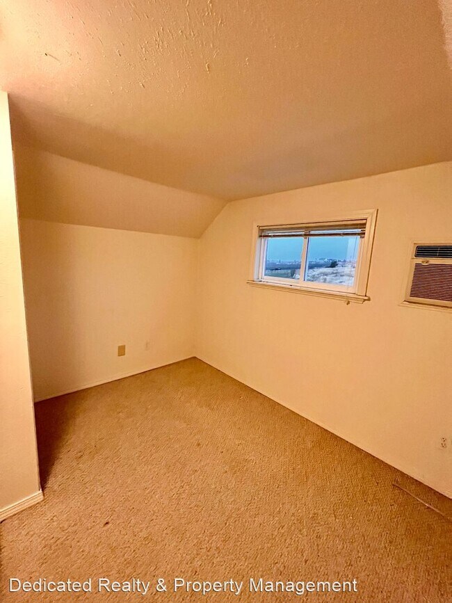 Building Photo - 2 br, 1 bath House - 261 Wilcox Rd.