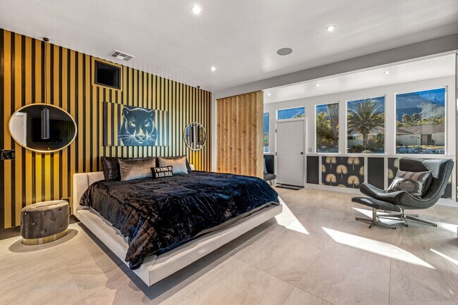 Building Photo - The Escape Island - Pool, Jacuzzi & Privat...