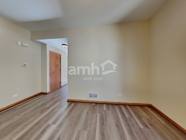 Building Photo - 1217 Violet Ln