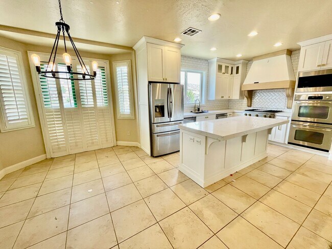 Building Photo - Beautiful Five Bedroom with Office in Desert Hills