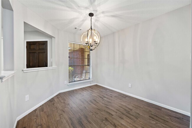 Building Photo - 5418 Roserock Ln