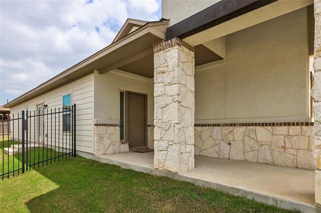 Building Photo - 413 Callahan Ln