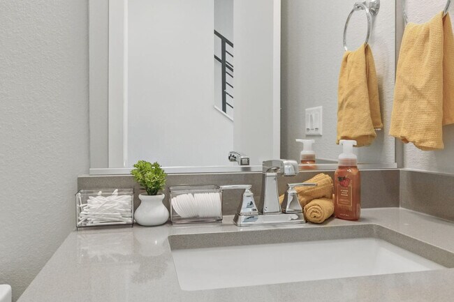 Building Photo - 6029 Benton St