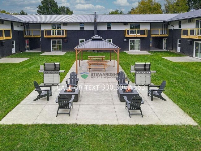 Building Photo - 5017 Massillon Rd