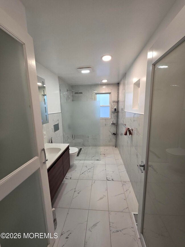 Building Photo - 71 Newark Pl