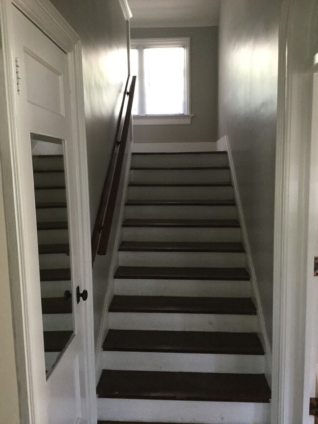 Building Photo - 610 N Brinton Ave