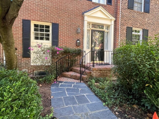 Building Photo - 3512 Paces Pl NW