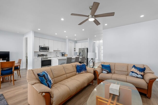 Building Photo - Furnished Luxury Ocean Front Estate in Waianae with Old Hawaii rural setting- 3 Bedrooms x 3 Bath...