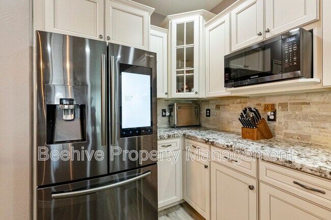 Building Photo - 3829 E Kesler Ln