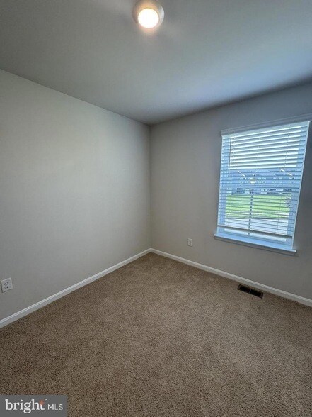 Building Photo - 1408 Sugarplum Ln