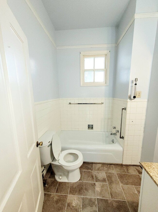 Building Photo - 103 W 1st Ave