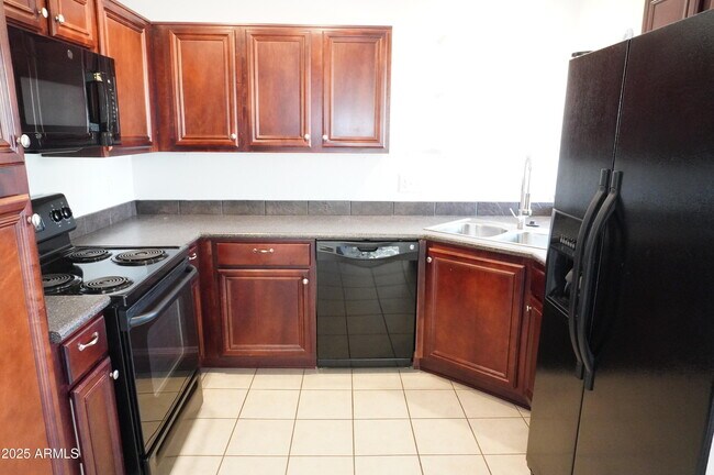 Building Photo - 10115 E Mountain View Rd