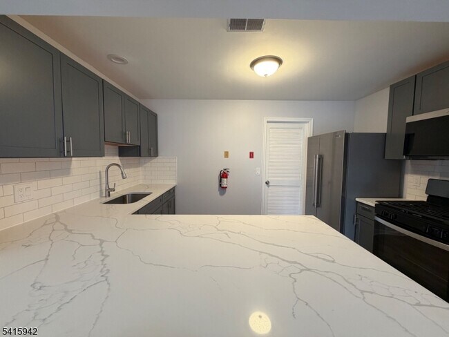 Building Photo - 6 Nashville Ct