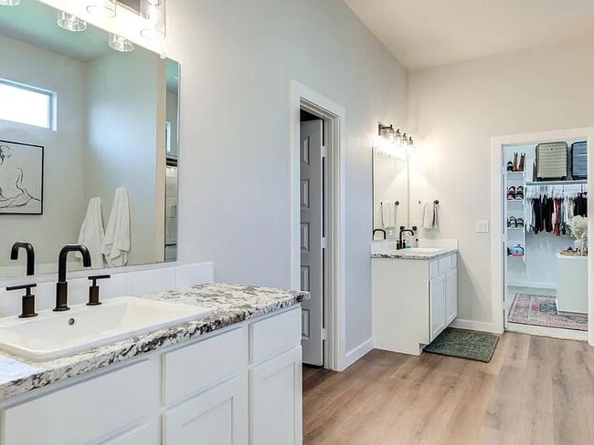 Building Photo - High-end 4 Bed, 3 Bath home in South Lubbock!