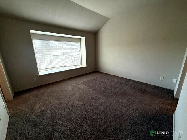 Building Photo - Remodeled 2-Bedroom Home with City Views in Daly City