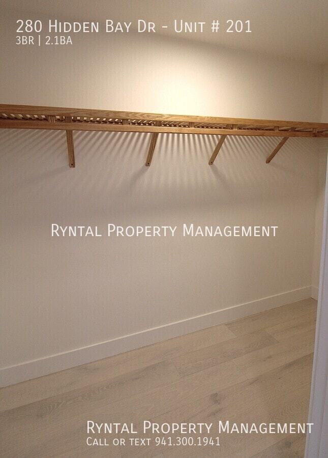 Building Photo - 280 Hidden Bay Dr