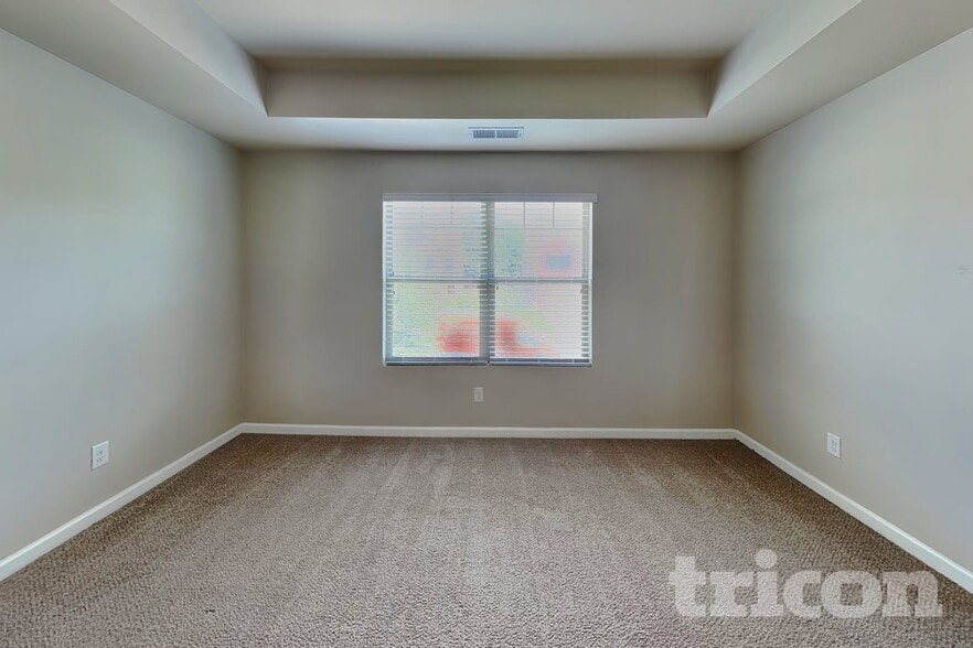 Building Photo - 1095 Lear Dr