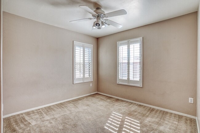 Building Photo - Lovely 3 Bedroom House! Coming Soon!