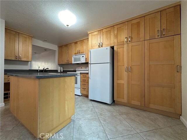 Building Photo - 24484 Copper Cliff Ct