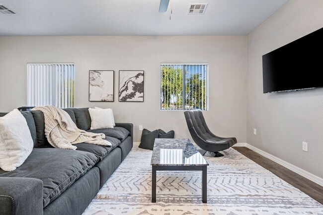 Building Photo - 2507 W Villa Rita Dr