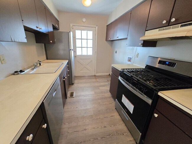 Building Photo - 6408 Bluebird Drive