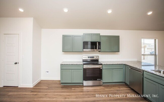 Building Photo - 2134 Langford Ave