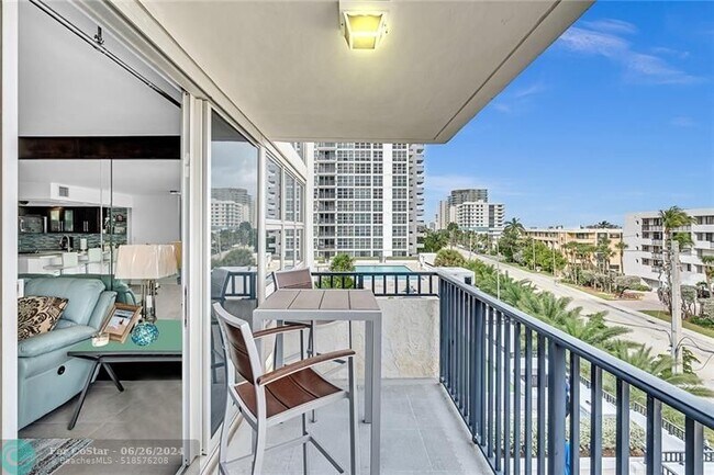 Building Photo - 525 N Ocean Blvd
