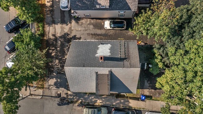 Building Photo - 5 Gordon Pl