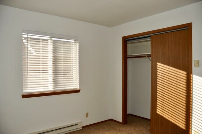 Building Photo - 2nd Floor Unit- Hayden Apts- 2 bed 1 bath