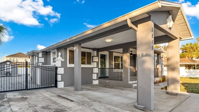 Building Photo - Beautiful S. Tampa 3BR/2BA remodeled home ...