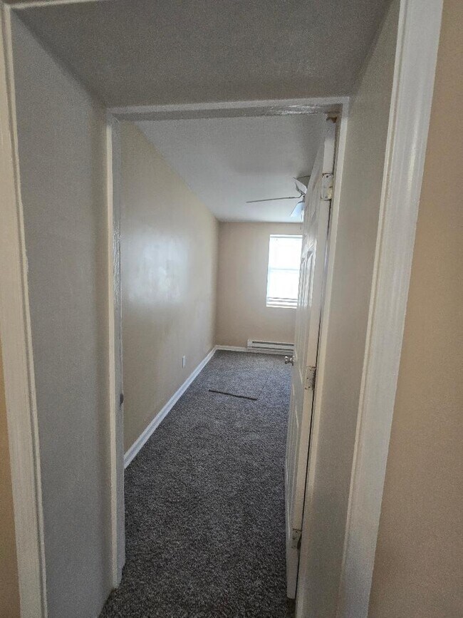 Building Photo - 3310 N Orkney St