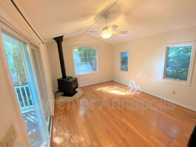 Building Photo - 1161 Green Holly Dr