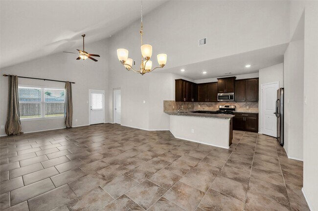 Building Photo - 23723 Giardini Dr