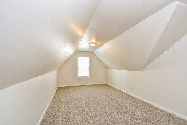 Building Photo - 5530 Millers Glen Ln