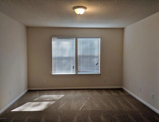Building Photo - 221 Servia Dr
