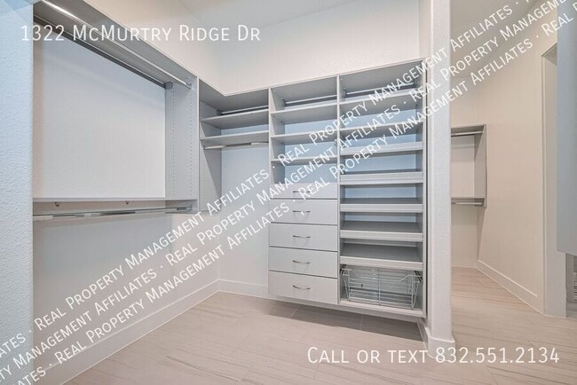 Building Photo - 1322 McMurtry Ridge Dr