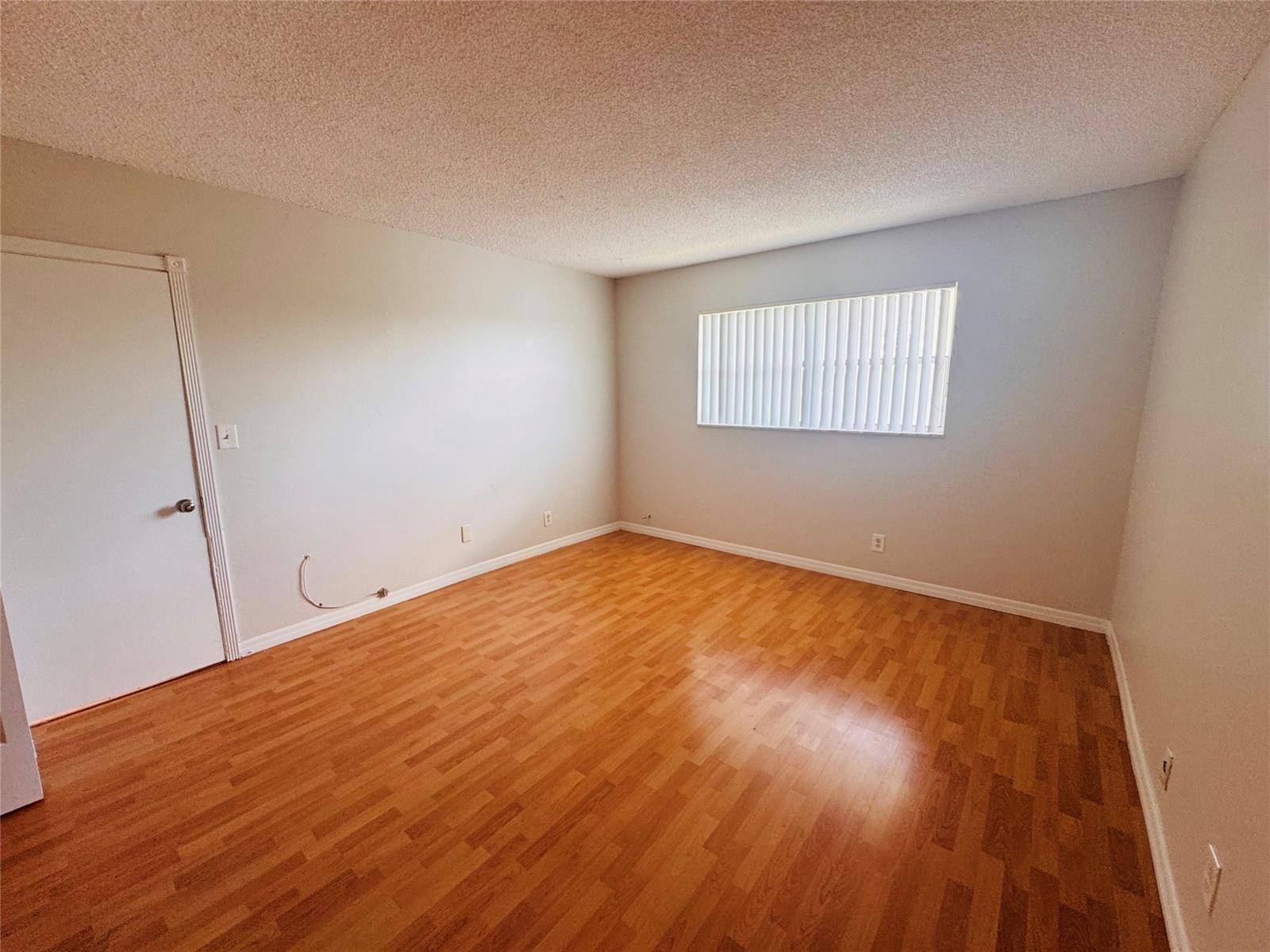 Building Photo - 8020 Colony Cir N