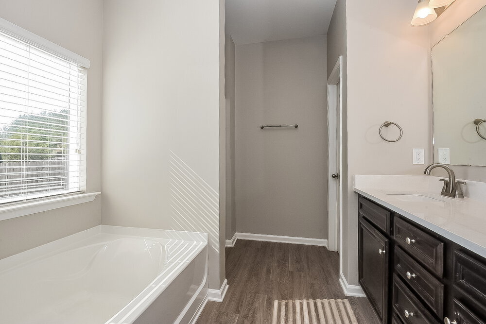 Building Photo - 311 Upper Pheasant Ct