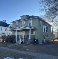 Building Photo - Exciting 8 Bed 3 Bath close to UWEC. FREE ...