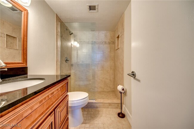 Building Photo - 4260 SE 20th Pl