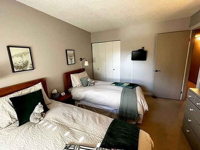 Building Photo - Winter Seasonal Rental- Mountainside Condo...